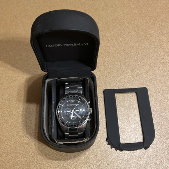 🇮🇹 Emporio Armani AR-0585 Solid Stainless Steel Watch with Box - Picture 3 of 9